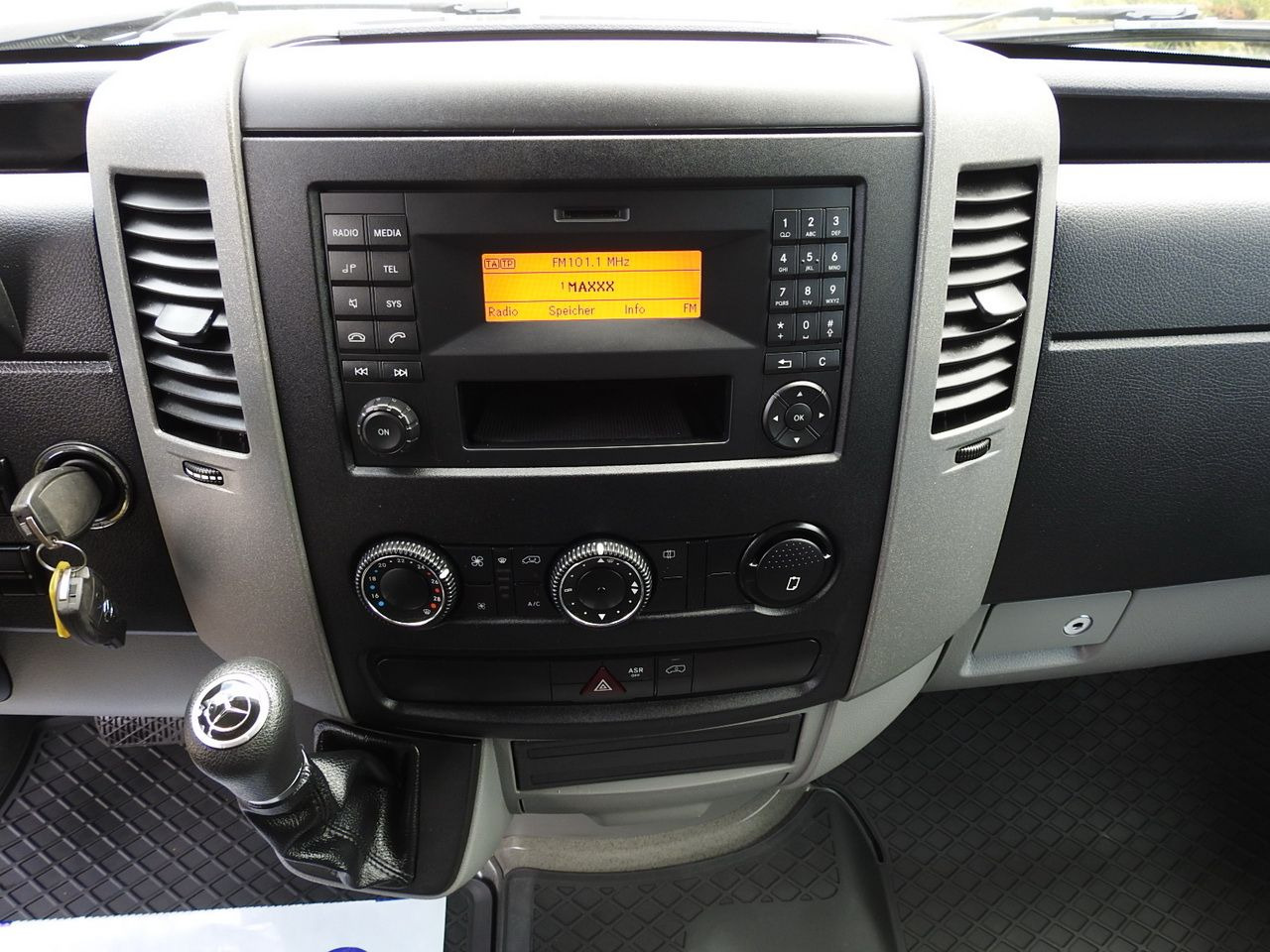Dostavno vozilo kiper MERCEDES SPRINTER 316 THREE-WAY TIPPER  CRUISE CONTROL AUTOMATIC TRANSMISSION  AIR CONDITIONING  160HP: slika 31