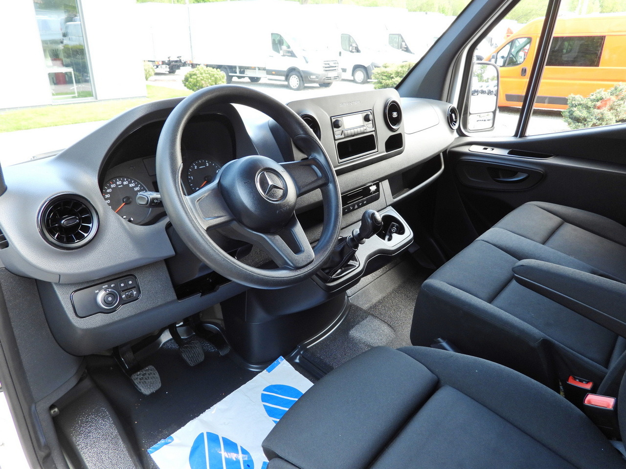 MERCEDES SPRINTER 316 VAN AIR CONDITIONING 165HP - Furgon: slika 2 MERCEDES SPRINTER 316 VAN AIR CONDITIONING 165HP - Furgon: slika 2