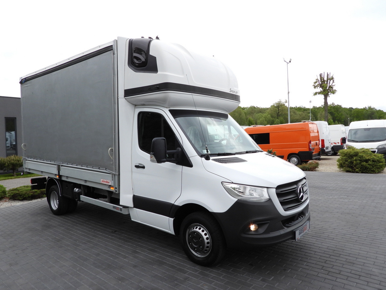 MERCEDES SPRINTER 519 TARPAULIN 8 PALLETS WEBASTO CRUISE CONTROL TWIN WHEELS AIR CONDITIONING 190HP - Dostavno vozilo sa ceradom: slika 4 MERCEDES SPRINTER 519 TARPAULIN 8 PALLETS WEBASTO CRUISE CONTROL TWIN WHEELS AIR CONDITIONING 190HP - Dostavno vozilo sa ceradom: slika 4