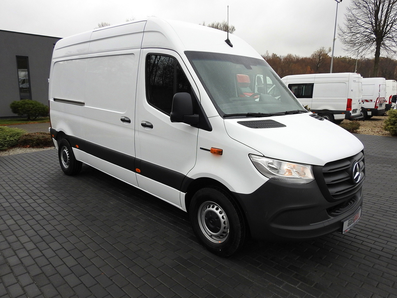 MERCEDES eSprinter NEW ELECTRIC VAN AUTOMATIC TRANSMISSION GUARANTEE 95HP - Furgon: slika 4 MERCEDES eSprinter NEW ELECTRIC VAN AUTOMATIC TRANSMISSION GUARANTEE 95HP - Furgon: slika 4