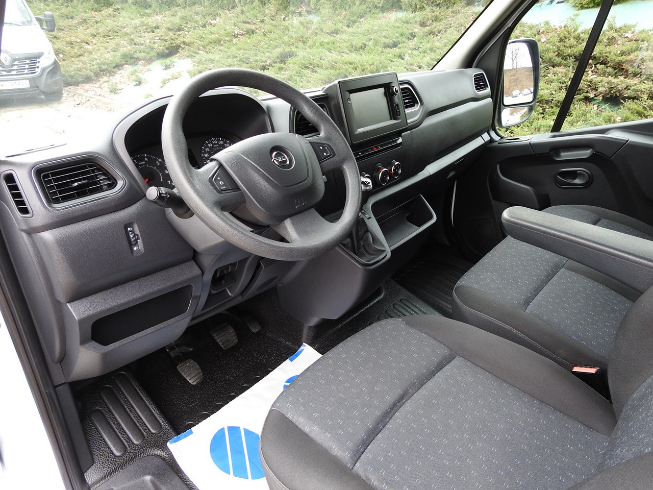 OPEL MOVANO REFRIGERATOR VAN 0*C CRUISE CONTROL NAVIGATION AIR CONDITIONING LED LIGHTS 136HP - Dostavno vozilo hladnjača: slika 2 OPEL MOVANO REFRIGERATOR VAN 0*C CRUISE CONTROL NAVIGATION AIR CONDITIONING LED LIGHTS 136HP - Dostavno vozilo hladnjača: slika 2