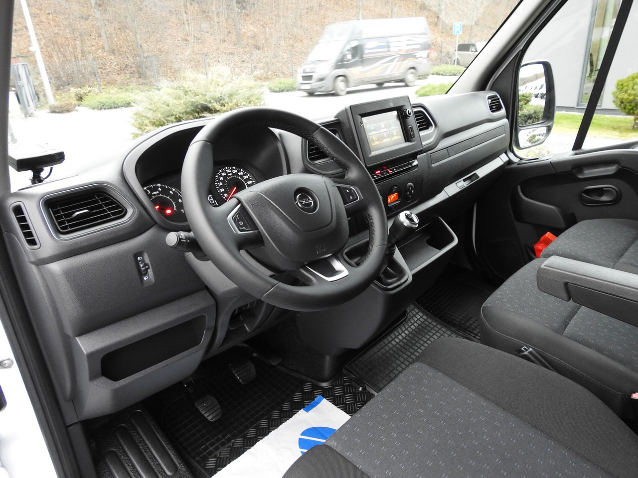 OPEL MOVANO REFRIGERATOR VAN 0*C CRUISE CONTROL NAVIGATION AIR CONDITIONING LED LIGHTS 150HP - Dostavno vozilo hladnjača: slika 2 OPEL MOVANO REFRIGERATOR VAN 0*C CRUISE CONTROL NAVIGATION AIR CONDITIONING LED LIGHTS 150HP - Dostavno vozilo hladnjača: slika 2