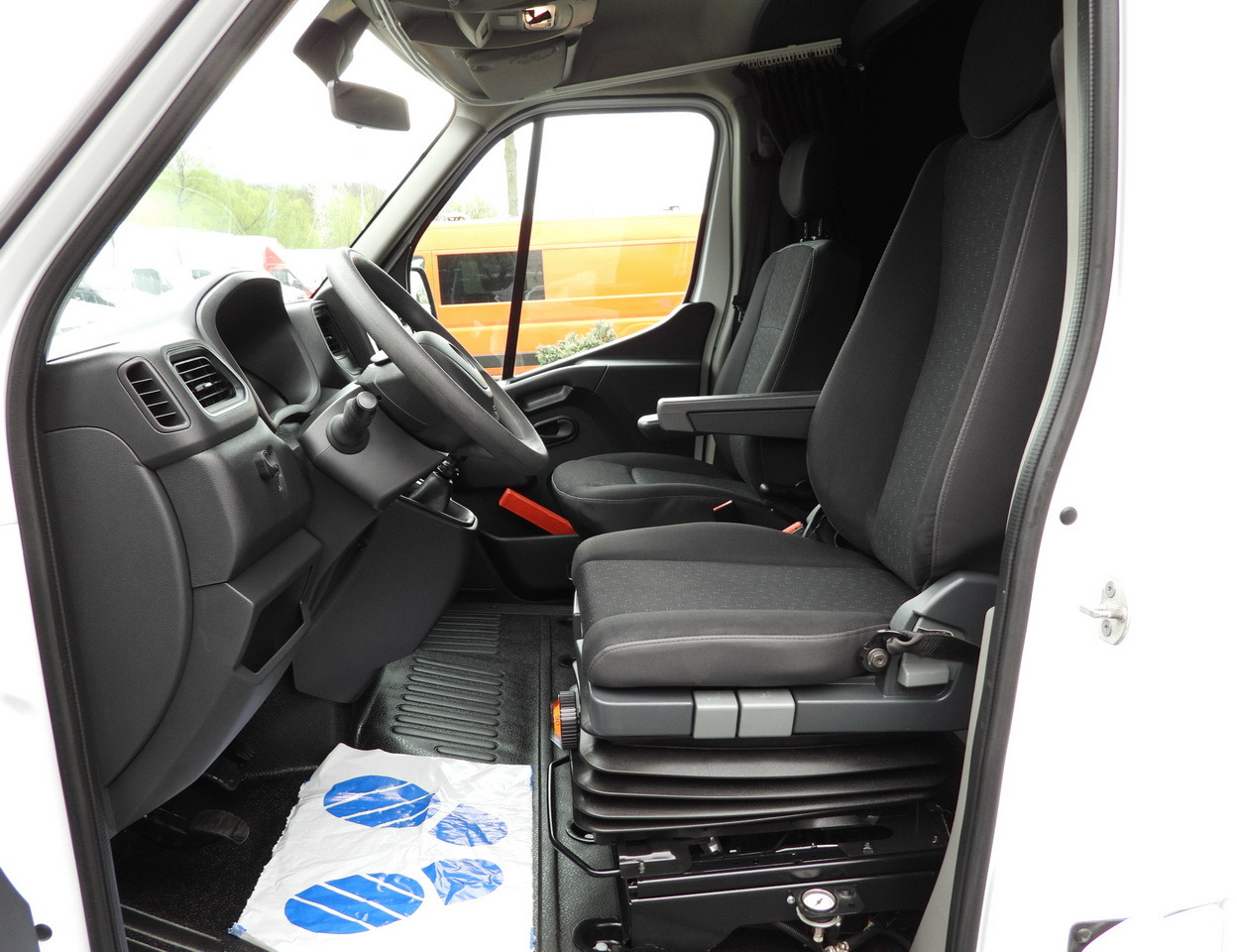 Lizing OPEL MOVANO  TARPAULIN 10 PALLETS WEBASTO CRUISE CONTROL LED LIGHTS PNEUMATICS AIR CONDITIONING  165HP OPEL MOVANO  TARPAULIN 10 PALLETS WEBASTO CRUISE CONTROL LED LIGHTS PNEUMATICS AIR CONDITIONING  165HP: slika 28