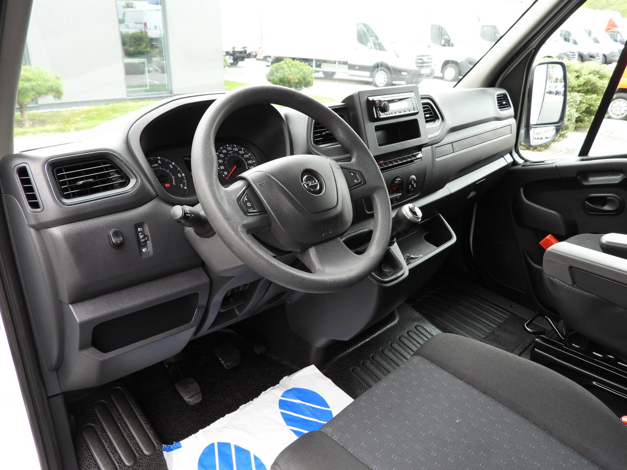 OPEL MOVANO TARPAULIN 10 PALLETS WEBASTO CRUISE CONTROL LED LIGHTS PNEUMATICS AIR CONDITIONING 165HP - Dostavno vozilo sa ceradom: slika 2 OPEL MOVANO TARPAULIN 10 PALLETS WEBASTO CRUISE CONTROL LED LIGHTS PNEUMATICS AIR CONDITIONING 165HP - Dostavno vozilo sa ceradom: slika 2