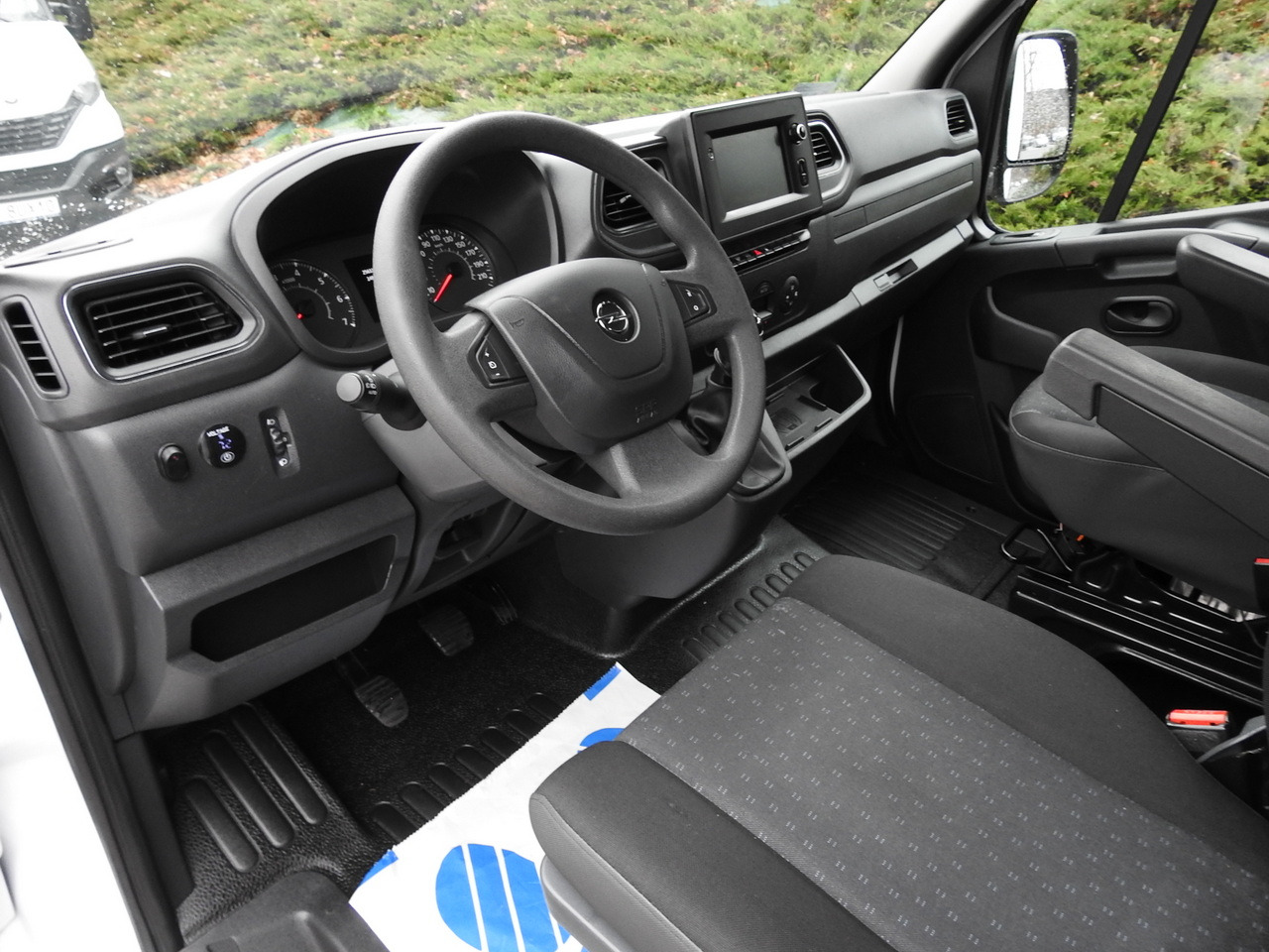 OPEL MOVANO TARPAULIN 10 PALLETS WEBASTO CRUISE CONTROL NAVIGATION AIR CONDITIONING LED LIGHTS PNEUMATICS 165HP - Dostavno vozilo sa ceradom: slika 2 OPEL MOVANO TARPAULIN 10 PALLETS WEBASTO CRUISE CONTROL NAVIGATION AIR CONDITIONING LED LIGHTS PNEUMATICS 165HP - Dostavno vozilo sa ceradom: slika 2