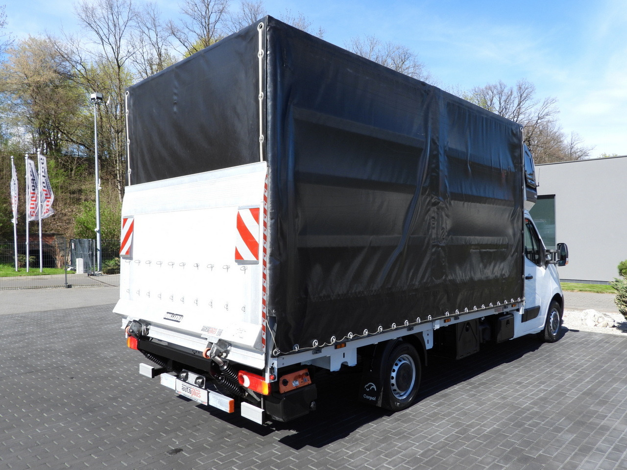 OPEL MOVANO TARPAULIN LIFT 9 PALLETS WEBASTO CRUISE CONTROL LED LIGHTS PNEUMATICS AIR CONDITIONING 165HP - Dostavno vozilo sa ceradom: slika 3 OPEL MOVANO TARPAULIN LIFT 9 PALLETS WEBASTO CRUISE CONTROL LED LIGHTS PNEUMATICS AIR CONDITIONING 165HP - Dostavno vozilo sa ceradom: slika 3