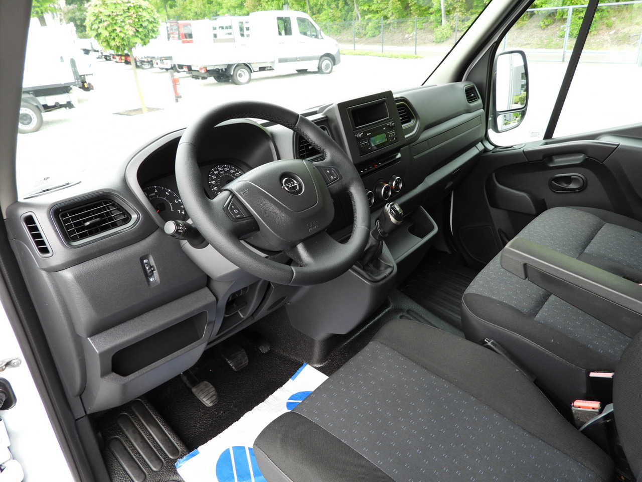OPEL MOVANO TARPAULIN LIFT 9 PALLETS WEBASTO CRUISE CONTROL LED LIGHTS PNEUMATICS AIR CONDITIONING 165HP - Dostavno vozilo sa ceradom: slika 2 OPEL MOVANO TARPAULIN LIFT 9 PALLETS WEBASTO CRUISE CONTROL LED LIGHTS PNEUMATICS AIR CONDITIONING 165HP - Dostavno vozilo sa ceradom: slika 2