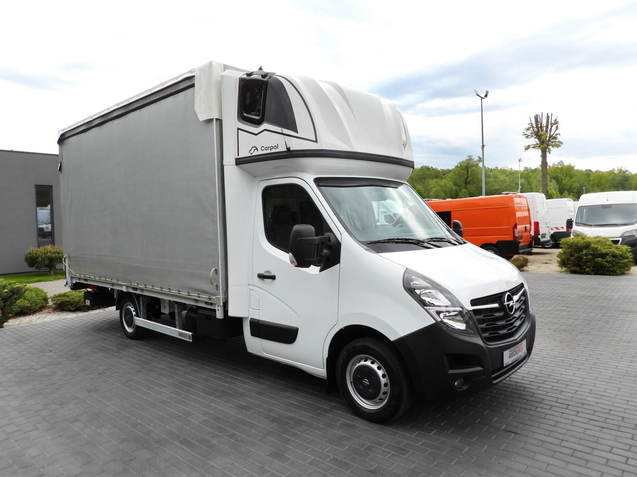 OPEL MOVANO TARPAULIN LIFT 9 PALLETS WEBASTO CRUISE CONTROL LED LIGHTS PNEUMATICS AIR CONDITIONING 165HP - Dostavno vozilo sa ceradom: slika 4 OPEL MOVANO TARPAULIN LIFT 9 PALLETS WEBASTO CRUISE CONTROL LED LIGHTS PNEUMATICS AIR CONDITIONING 165HP - Dostavno vozilo sa ceradom: slika 4