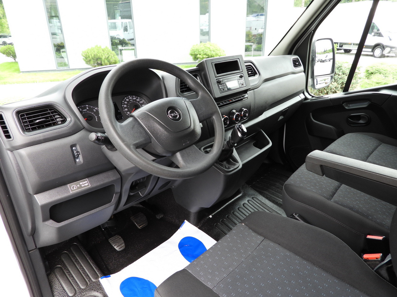 OPEL MOVANO TIPPER DOUBLE CABIN DOKA 7 SEATS LED LIGHTS TWIN WHEELS AIR CONDITIONING 145HP - Dostavno vozilo kiper: slika 2 OPEL MOVANO TIPPER DOUBLE CABIN DOKA 7 SEATS LED LIGHTS TWIN WHEELS AIR CONDITIONING 145HP - Dostavno vozilo kiper: slika 2