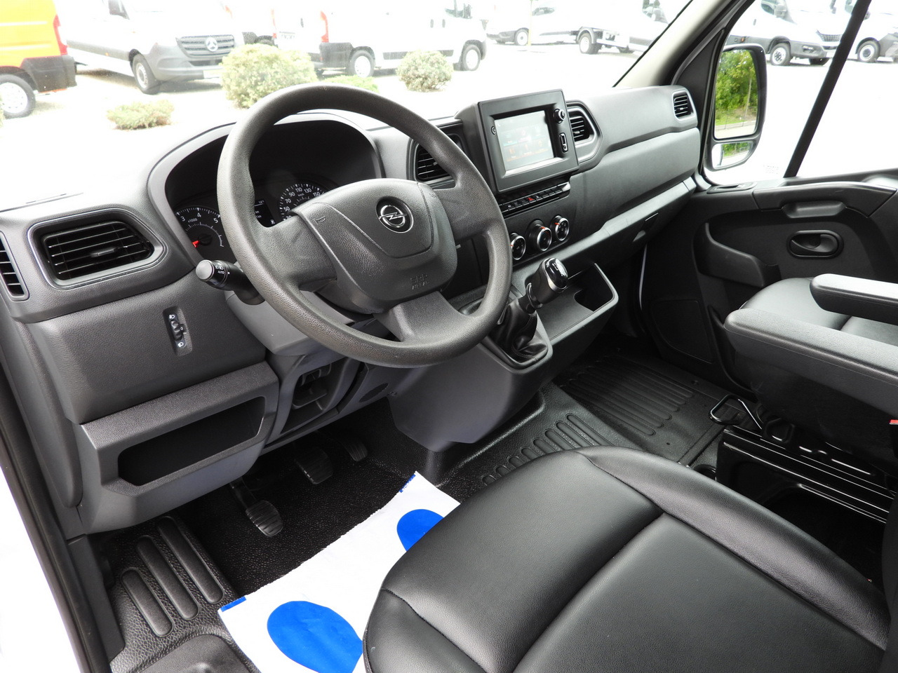 OPEL MOVANO TIPPER NAVIGATION LED LIGHTS TWIN WHEELS AIR CONDITIONING 145HP - Dostavno vozilo kiper: slika 2 OPEL MOVANO TIPPER NAVIGATION LED LIGHTS TWIN WHEELS AIR CONDITIONING 145HP - Dostavno vozilo kiper: slika 2