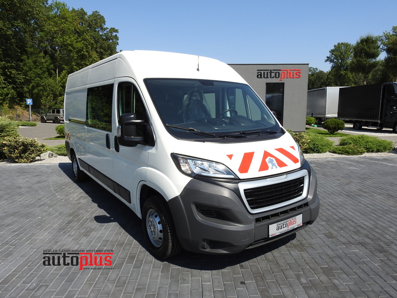PEUGEOT BOXER BOX DELIVERY VAN 7 SEATS 110HP - Furgon: slika 1 PEUGEOT BOXER BOX DELIVERY VAN 7 SEATS 110HP - Furgon: slika 1