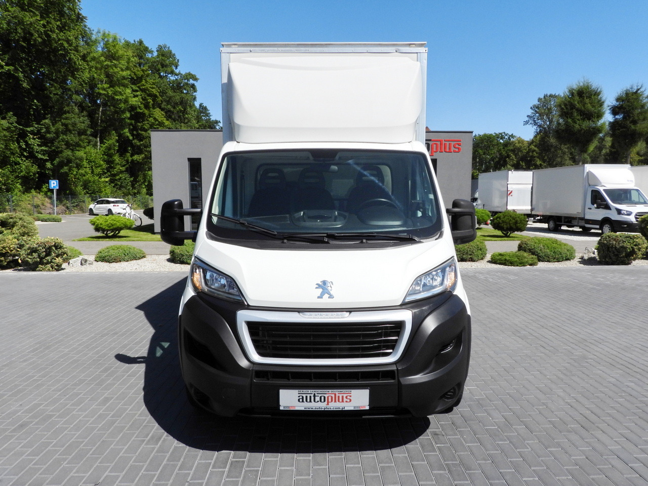 PEUGEOT BOXER BOX LIFT 8 PALLETS CRUISE CONTROL AIR CONDITIONING  130HP - Dostavno vozilo hladnjača: slika 5 PEUGEOT BOXER BOX LIFT 8 PALLETS CRUISE CONTROL AIR CONDITIONING  130HP - Dostavno vozilo hladnjača: slika 5