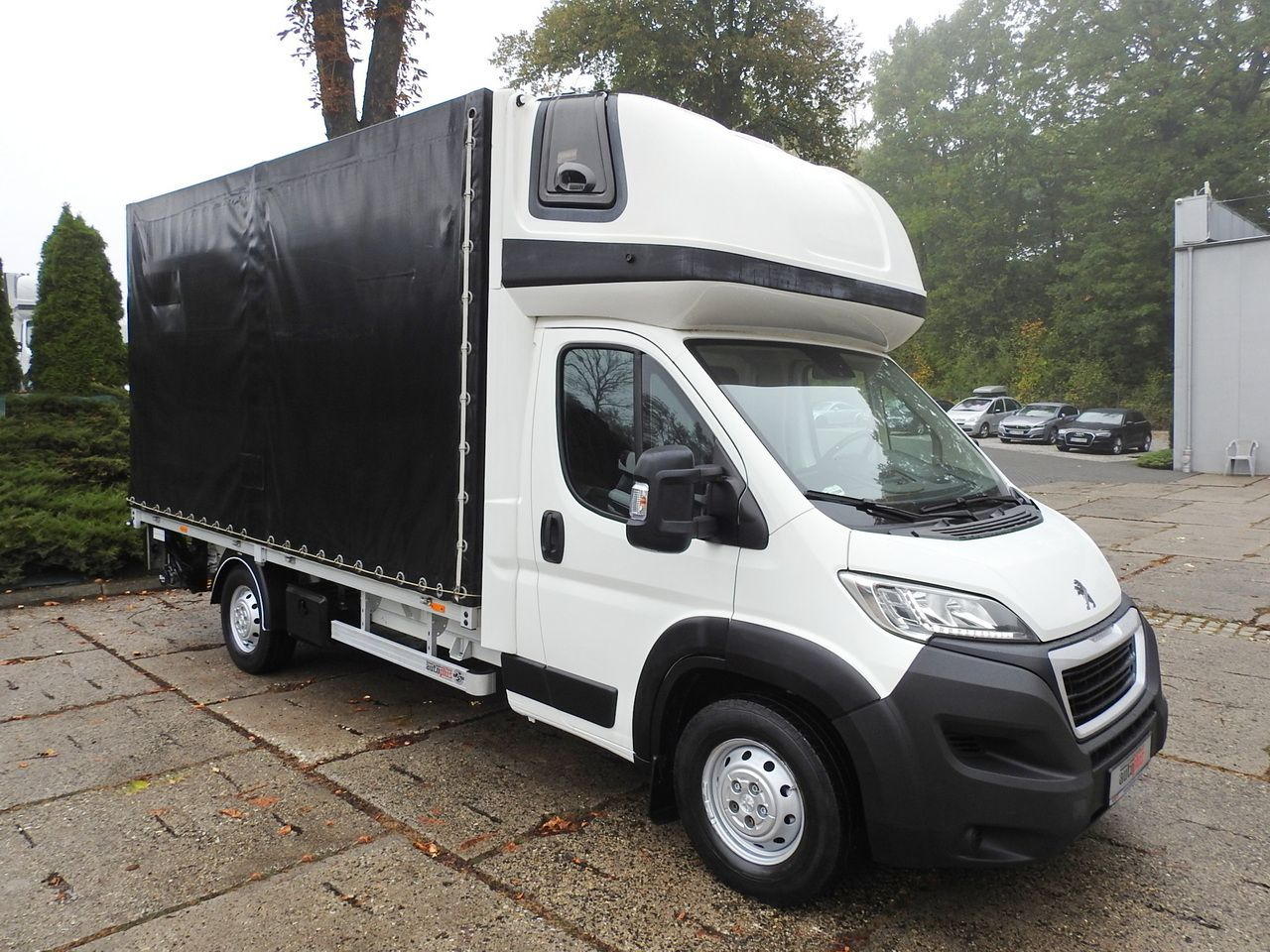 PEUGEOT BOXER TARPAULIN LIFT 8 PALLETS WEBASTO LED LIGHTS AIR CONDITIONING 165HP - Dostavno vozilo sa ceradom: slika 4 PEUGEOT BOXER TARPAULIN LIFT 8 PALLETS WEBASTO LED LIGHTS AIR CONDITIONING 165HP - Dostavno vozilo sa ceradom: slika 4