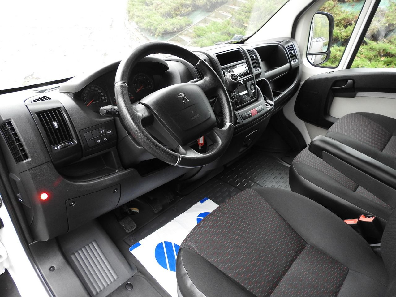 PEUGEOT BOXER TARPAULIN LIFT 8 PALLETS WEBASTO LED LIGHTS AIR CONDITIONING 165HP - Dostavno vozilo sa ceradom: slika 2 PEUGEOT BOXER TARPAULIN LIFT 8 PALLETS WEBASTO LED LIGHTS AIR CONDITIONING 165HP - Dostavno vozilo sa ceradom: slika 2