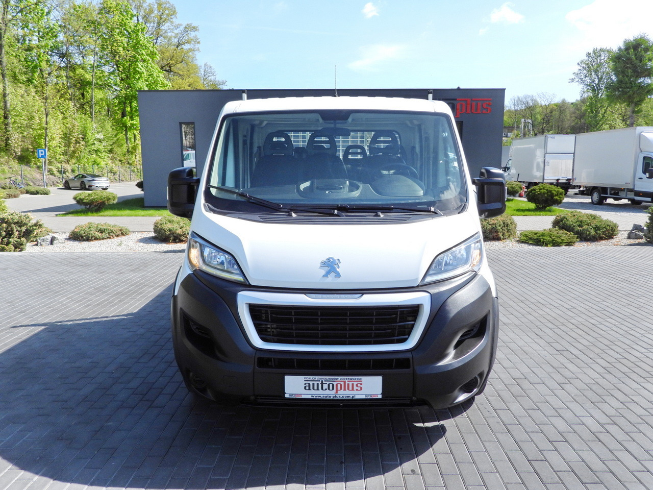 PEUGEOT BOXER TIPPER DOUBLE CABIN DOKA 7 SEATS CRUISE CONTROL AIR CONDITIONING 140HP - Dostavno vozilo kiper: slika 5 PEUGEOT BOXER TIPPER DOUBLE CABIN DOKA 7 SEATS CRUISE CONTROL AIR CONDITIONING 140HP - Dostavno vozilo kiper: slika 5