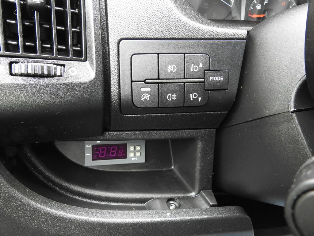 Lizing Peugeot BOXER KÜHLKASTENWAGEN 0*C TEMPOMAT NAVIGATION  Peugeot BOXER KÜHLKASTENWAGEN 0*C TEMPOMAT NAVIGATION: slika 20