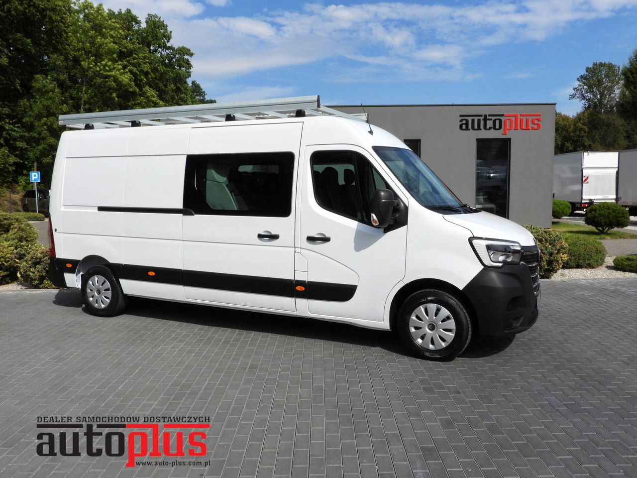 RENAULT MASTER BOX DELIVERY VAN 7 SEATS CRUISE CONTROL NAVIGATION LED LIGHTS AIR CONDITIONING 135HP - Furgon: slika 1 RENAULT MASTER BOX DELIVERY VAN 7 SEATS CRUISE CONTROL NAVIGATION LED LIGHTS AIR CONDITIONING 135HP - Furgon: slika 1