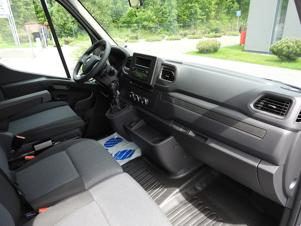 Lizing RENAULT MASTER NEW REGRIGERATOR BOX -10*C 8 PALLETS CRUISE CONTROL AIR CONDITIONING LED LIGHTS GUARANTEE  165HP RENAULT MASTER NEW REGRIGERATOR BOX -10*C 8 PALLETS CRUISE CONTROL AIR CONDITIONING LED LIGHTS GUARANTEE  165HP: slika 40