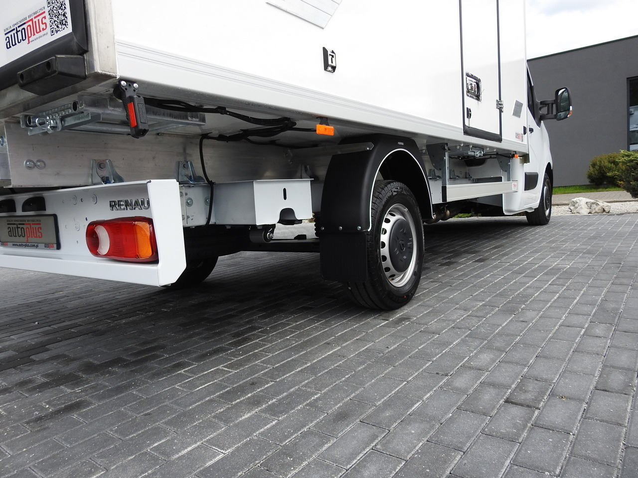 Lizing RENAULT MASTER NEW REGRIGERATOR BOX -10*C 8 PALLETS CRUISE CONTROL AIR CONDITIONING LED LIGHTS GUARANTEE  165HP RENAULT MASTER NEW REGRIGERATOR BOX -10*C 8 PALLETS CRUISE CONTROL AIR CONDITIONING LED LIGHTS GUARANTEE  165HP: slika 19