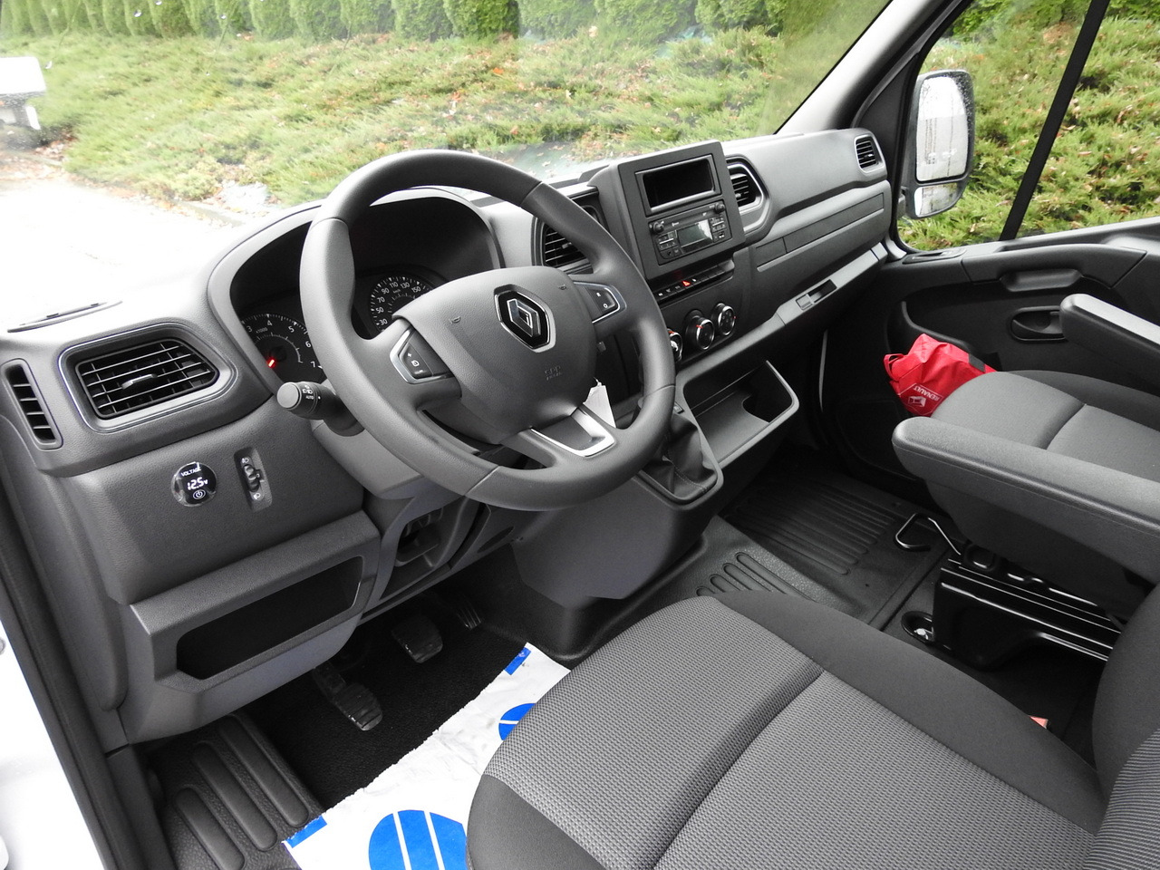 RENAULT MASTER NEW TARPAULIN 10 PALLETS WEBASTO CRUISE CONTROL AIR CONDITIONING LED LIGHTS Y 165HP - Dostavno vozilo sa ceradom: slika 2 RENAULT MASTER NEW TARPAULIN 10 PALLETS WEBASTO CRUISE CONTROL AIR CONDITIONING LED LIGHTS Y 165HP - Dostavno vozilo sa ceradom: slika 2