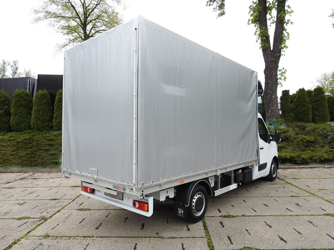 RENAULT MASTER NEW TARPAULIN 8 PALLETS CRUISE CONTROL LED LIGHTS AIR CONDITIONING 165HP - Dostavno vozilo sa ceradom: slika 3 RENAULT MASTER NEW TARPAULIN 8 PALLETS CRUISE CONTROL LED LIGHTS AIR CONDITIONING 165HP - Dostavno vozilo sa ceradom: slika 3