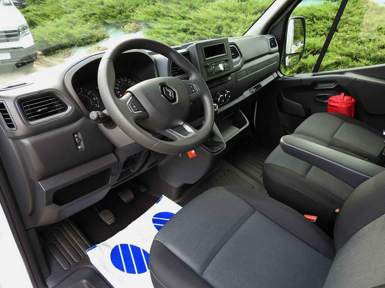 RENAULT MASTER NEW TARPAULIN 8 PALLETS CRUISE CONTROL LED LIGHTS AIR CONDITIONING 165HP - Dostavno vozilo sa ceradom: slika 2 RENAULT MASTER NEW TARPAULIN 8 PALLETS CRUISE CONTROL LED LIGHTS AIR CONDITIONING 165HP - Dostavno vozilo sa ceradom: slika 2