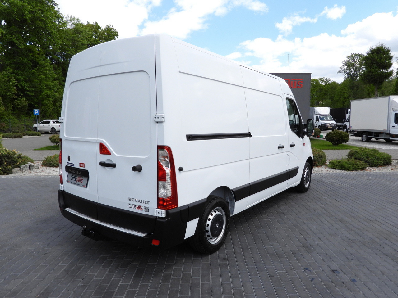 RENAULT MASTER REFRIGERATOR VAN -20*C POWER SUPPLY 230V CRUISE CONTROL AIR CONDITIONING 145HP - Dostavno vozilo hladnjača: slika 3 RENAULT MASTER REFRIGERATOR VAN -20*C POWER SUPPLY 230V CRUISE CONTROL AIR CONDITIONING 145HP - Dostavno vozilo hladnjača: slika 3