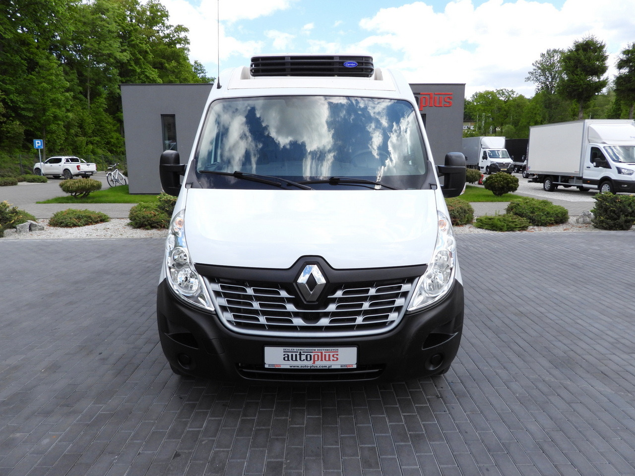 RENAULT MASTER REFRIGERATOR VAN -20*C POWER SUPPLY 230V CRUISE CONTROL AIR CONDITIONING 145HP - Dostavno vozilo hladnjača: slika 5 RENAULT MASTER REFRIGERATOR VAN -20*C POWER SUPPLY 230V CRUISE CONTROL AIR CONDITIONING 145HP - Dostavno vozilo hladnjača: slika 5