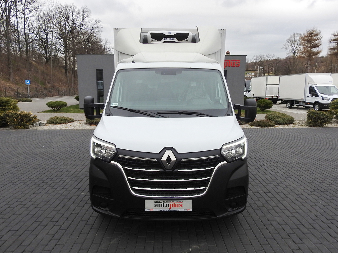 RENAULT MASTER REGRIGERATOR BOX 0*C LED LIGHTS AIR CONDITIONING 145HP - Dostavno vozilo hladnjača: slika 5 RENAULT MASTER REGRIGERATOR BOX 0*C LED LIGHTS AIR CONDITIONING 145HP - Dostavno vozilo hladnjača: slika 5
