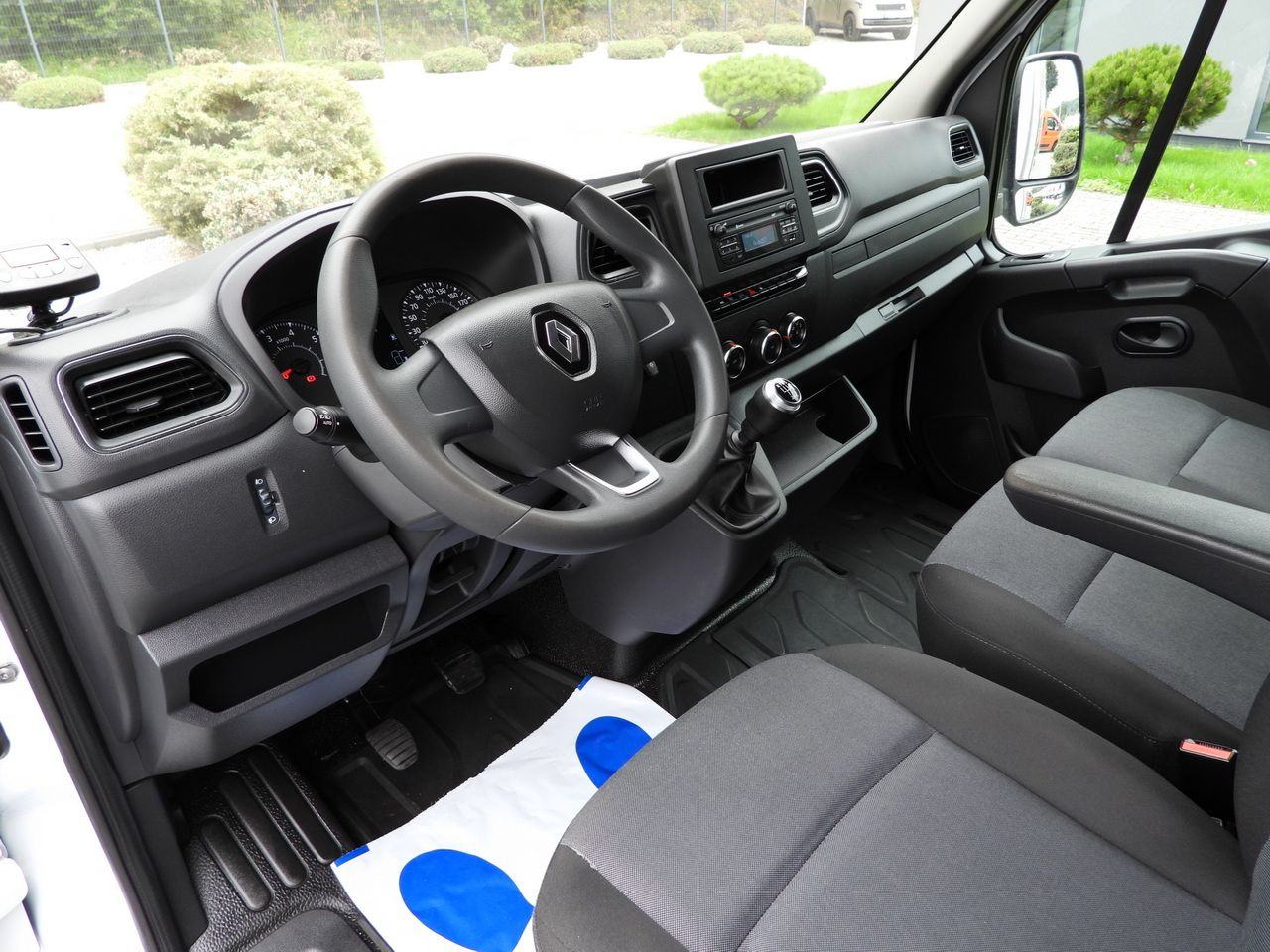 RENAULT MASTER REGRIGERATOR BOX 0*C LED LIGHTS AIR CONDITIONING 165HP - Dostavno vozilo hladnjača: slika 2 RENAULT MASTER REGRIGERATOR BOX 0*C LED LIGHTS AIR CONDITIONING 165HP - Dostavno vozilo hladnjača: slika 2
