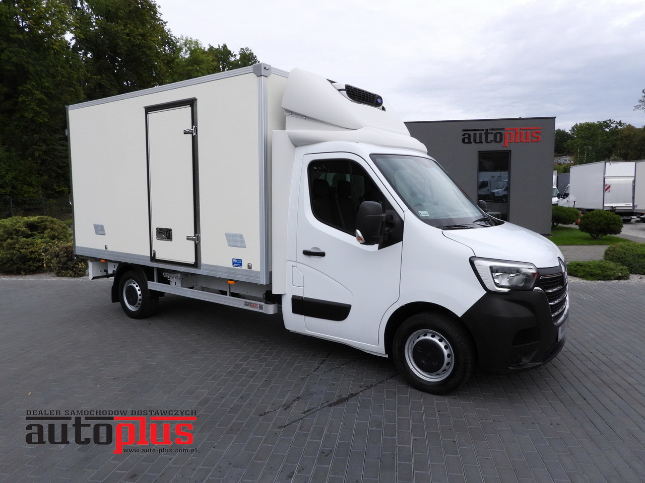RENAULT MASTER REGRIGERATOR BOX 1*C LED LIGHTS AIR CONDITIONING 165HP - Dostavno vozilo hladnjača: slika 1 RENAULT MASTER REGRIGERATOR BOX 1*C LED LIGHTS AIR CONDITIONING 165HP - Dostavno vozilo hladnjača: slika 1