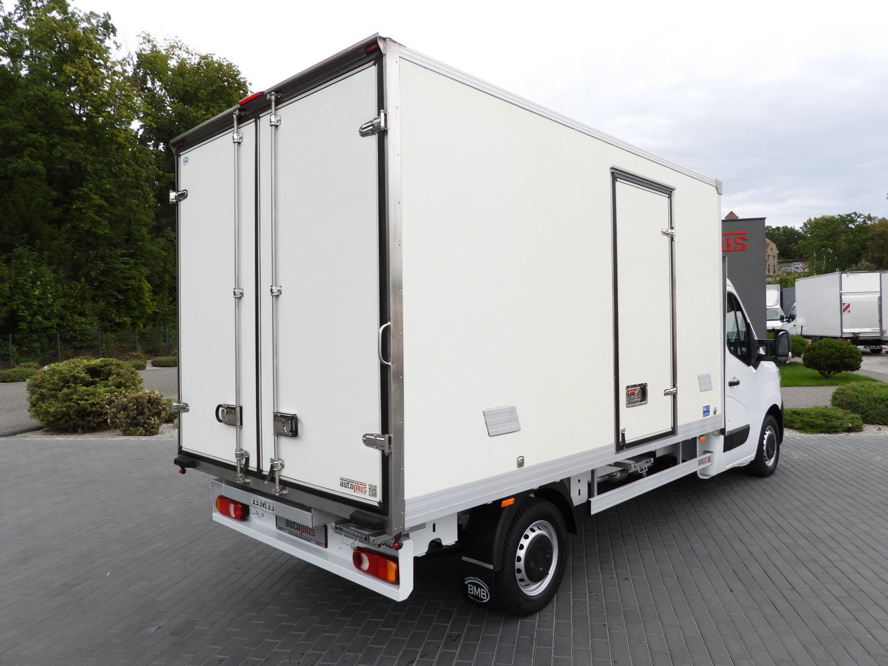 RENAULT MASTER REGRIGERATOR BOX 1*C LED LIGHTS AIR CONDITIONING 165HP - Dostavno vozilo hladnjača: slika 3 RENAULT MASTER REGRIGERATOR BOX 1*C LED LIGHTS AIR CONDITIONING 165HP - Dostavno vozilo hladnjača: slika 3