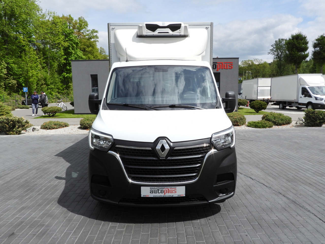 RENAULT MASTER REGRIGERATOR BOX -10*C CRUISE CONTROL LED LIGHTS TWIN WHEELS AIR CONDITIONING 145HP - Dostavno vozilo hladnjača: slika 5 RENAULT MASTER REGRIGERATOR BOX -10*C CRUISE CONTROL LED LIGHTS TWIN WHEELS AIR CONDITIONING 145HP - Dostavno vozilo hladnjača: slika 5
