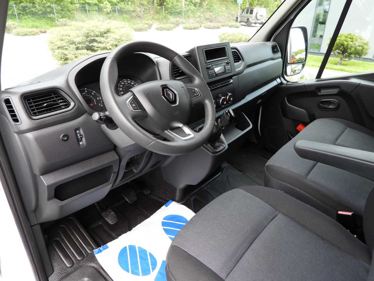 RENAULT MASTER REGRIGERATOR BOX -10*C CRUISE CONTROL LED LIGHTS TWIN WHEELS AIR CONDITIONING 145HP - Dostavno vozilo hladnjača: slika 2 RENAULT MASTER REGRIGERATOR BOX -10*C CRUISE CONTROL LED LIGHTS TWIN WHEELS AIR CONDITIONING 145HP - Dostavno vozilo hladnjača: slika 2