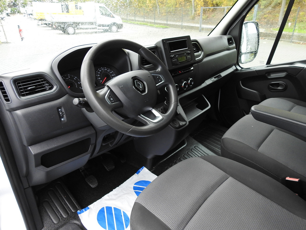 RENAULT MASTER STAKE BODY CRUISE CONTROL AIR CONDITIONING LED LIGHTS TWIN WHEELS 130HP - Dostavno vozilo s ravnom platformom: slika 2 RENAULT MASTER STAKE BODY CRUISE CONTROL AIR CONDITIONING LED LIGHTS TWIN WHEELS 130HP - Dostavno vozilo s ravnom platformom: slika 2