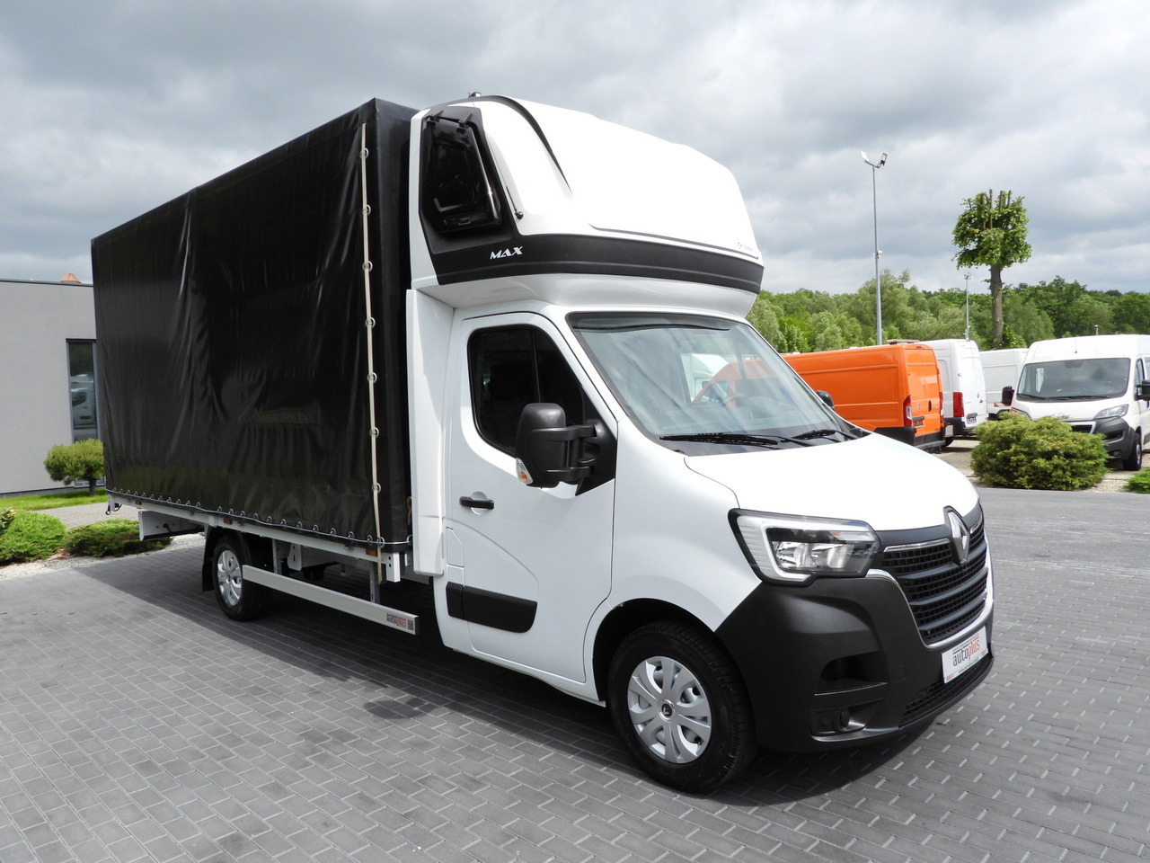 RENAULT MASTER TARPAULIN 10 PALLETS CRUISE CONTROL LED LIGHTS AIR CONDITIONING 165HP - Dostavno vozilo sa ceradom: slika 4 RENAULT MASTER TARPAULIN 10 PALLETS CRUISE CONTROL LED LIGHTS AIR CONDITIONING 165HP - Dostavno vozilo sa ceradom: slika 4