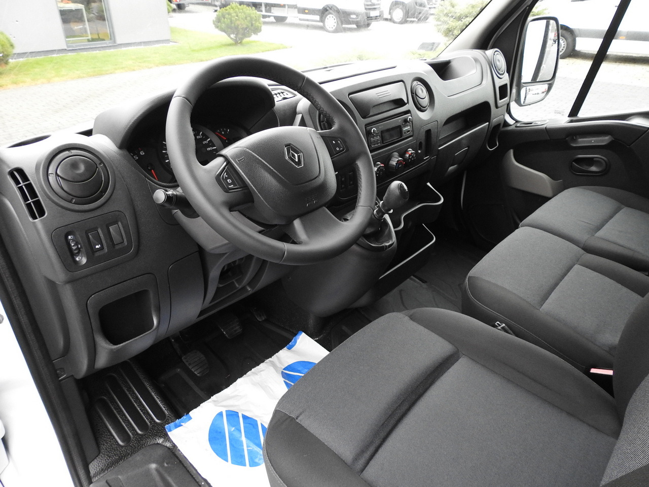 RENAULT MASTER TARPAULIN 10 PALLETS WEBASTO CRUISE CONTROL AIR CONDITIONING 170HP - Dostavno vozilo sa ceradom: slika 2 RENAULT MASTER TARPAULIN 10 PALLETS WEBASTO CRUISE CONTROL AIR CONDITIONING 170HP - Dostavno vozilo sa ceradom: slika 2