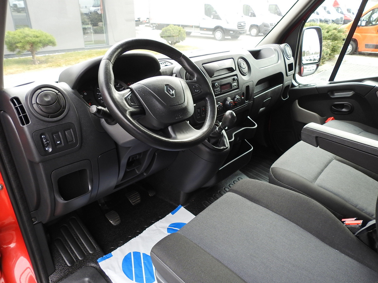 RENAULT MASTER TARPAULIN 10 PALLETS WEBASTO CRUISE CONTROL AIR CONDITIONING 170HP - Dostavno vozilo sa ceradom: slika 2 RENAULT MASTER TARPAULIN 10 PALLETS WEBASTO CRUISE CONTROL AIR CONDITIONING 170HP - Dostavno vozilo sa ceradom: slika 2
