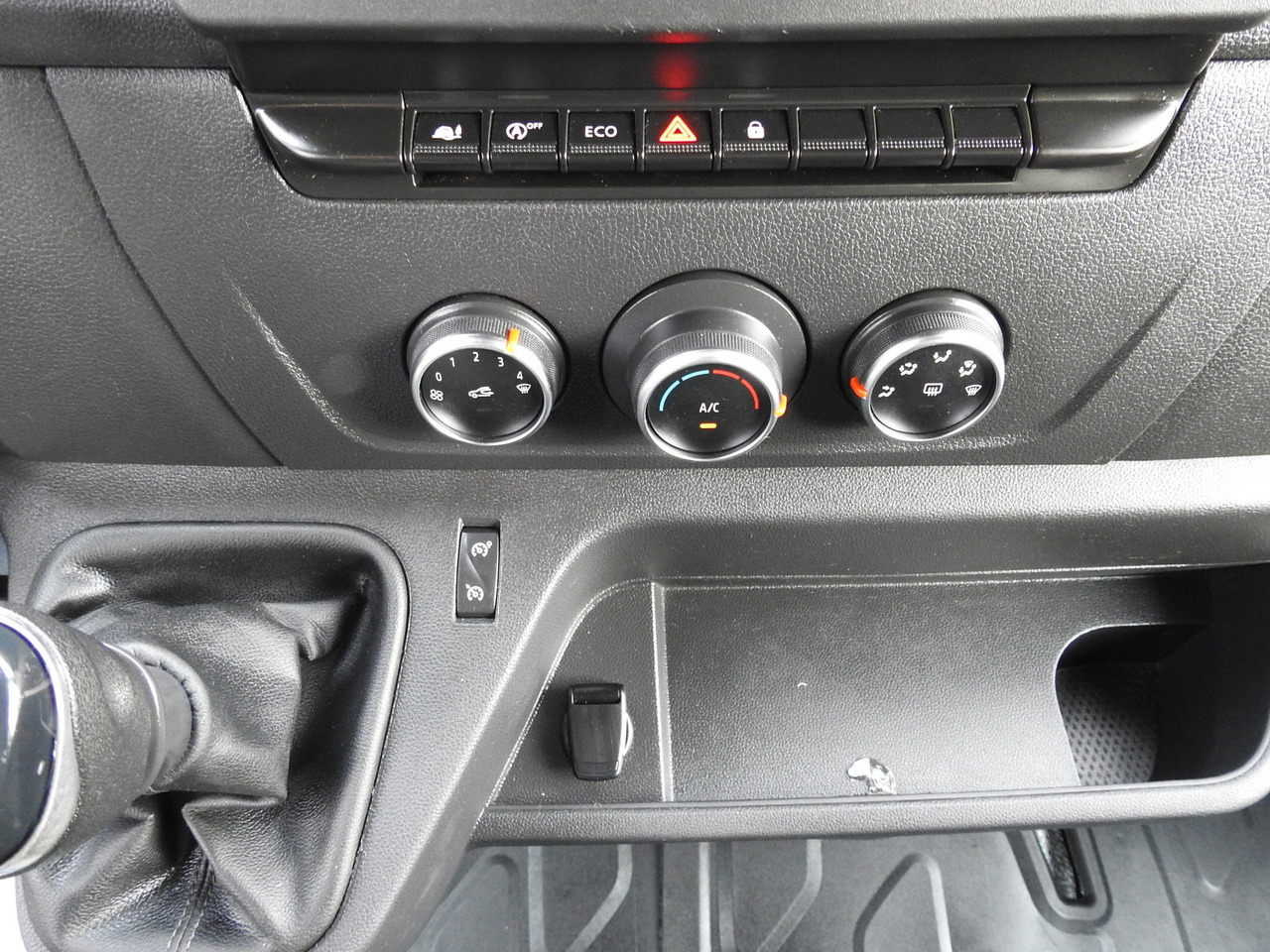 Dostavno vozilo sa ceradom RENAULT MASTER TARPAULIN 10 PALLETS WEBASTO CRUISE CONTROL AIR CONDITIONING LED LIGHTS PNEUMATICS 165HP: slika 36 Dostavno vozilo sa ceradom RENAULT MASTER TARPAULIN 10 PALLETS WEBASTO CRUISE CONTROL AIR CONDITIONING LED LIGHTS PNEUMATICS 165HP: slika 36