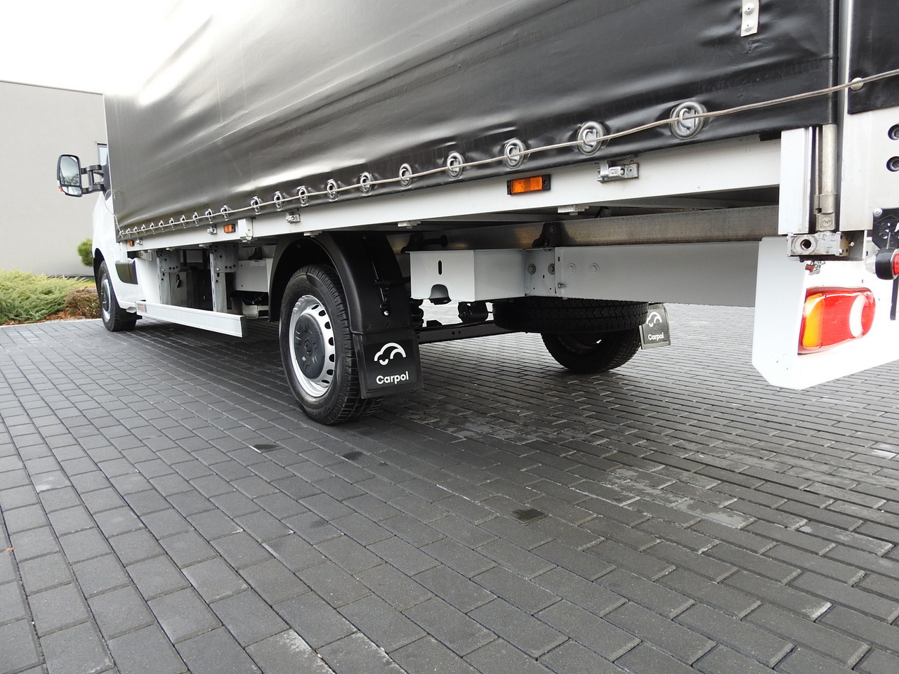 Dostavno vozilo sa ceradom RENAULT MASTER TARPAULIN 10 PALLETS WEBASTO CRUISE CONTROL AIR CONDITIONING LED LIGHTS PNEUMATICS 165HP: slika 16 Dostavno vozilo sa ceradom RENAULT MASTER TARPAULIN 10 PALLETS WEBASTO CRUISE CONTROL AIR CONDITIONING LED LIGHTS PNEUMATICS 165HP: slika 16