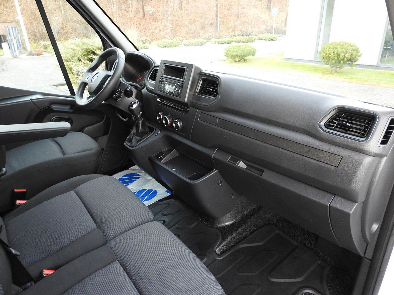 Dostavno vozilo sa ceradom RENAULT MASTER TARPAULIN 10 PALLETS WEBASTO CRUISE CONTROL AIR CONDITIONING LED LIGHTS PNEUMATICS 165HP: slika 39 Dostavno vozilo sa ceradom RENAULT MASTER TARPAULIN 10 PALLETS WEBASTO CRUISE CONTROL AIR CONDITIONING LED LIGHTS PNEUMATICS 165HP: slika 39