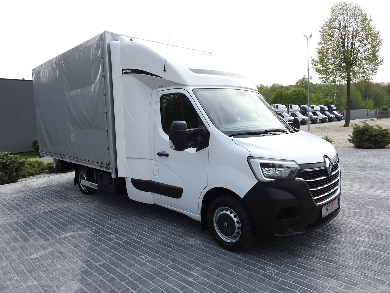 RENAULT MASTER TARPAULIN 10 PALLETS WEBASTO CRUISE CONTROL AIR CONDITIONING LED LIGHTS PNEUMATICS 165HP - Dostavno vozilo sa ceradom: slika 4 RENAULT MASTER TARPAULIN 10 PALLETS WEBASTO CRUISE CONTROL AIR CONDITIONING LED LIGHTS PNEUMATICS 165HP - Dostavno vozilo sa ceradom: slika 4