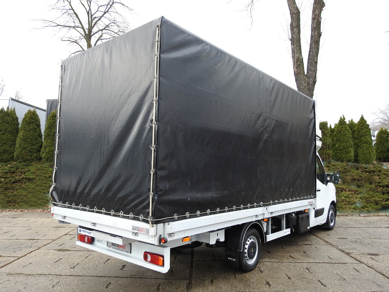 RENAULT MASTER TARPAULIN 10 PALLETS WEBASTO CRUISE CONTROL AIR CONDITIONING LED LIGHTS PNEUMATICS 165HP - Dostavno vozilo sa ceradom: slika 3 RENAULT MASTER TARPAULIN 10 PALLETS WEBASTO CRUISE CONTROL AIR CONDITIONING LED LIGHTS PNEUMATICS 165HP - Dostavno vozilo sa ceradom: slika 3