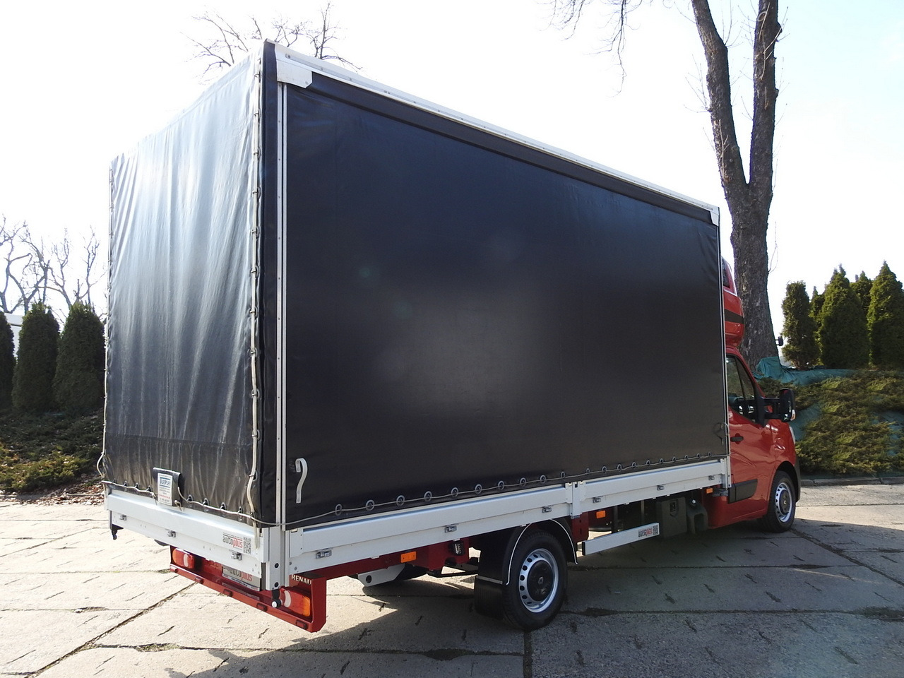 RENAULT MASTER TARPAULIN 10 PALLETS WEBASTO CRUISE CONTROL AIR CONDITIONING LED LIGHTS PNEUMATICS 165HP - Dostavno vozilo sa ceradom: slika 3 RENAULT MASTER TARPAULIN 10 PALLETS WEBASTO CRUISE CONTROL AIR CONDITIONING LED LIGHTS PNEUMATICS 165HP - Dostavno vozilo sa ceradom: slika 3