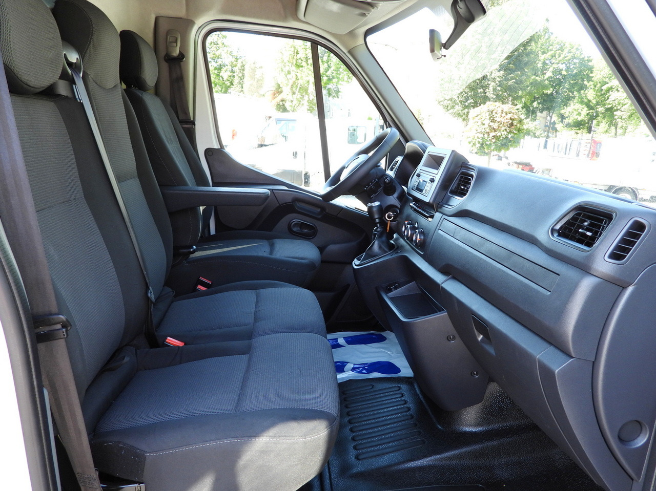 Lizing RENAULT MASTER TARPAULIN 10 PALLETS WEBASTO CRUISE CONTROL LED LIGHTS AIR CONDITIONING  165HP RENAULT MASTER TARPAULIN 10 PALLETS WEBASTO CRUISE CONTROL LED LIGHTS AIR CONDITIONING  165HP: slika 35