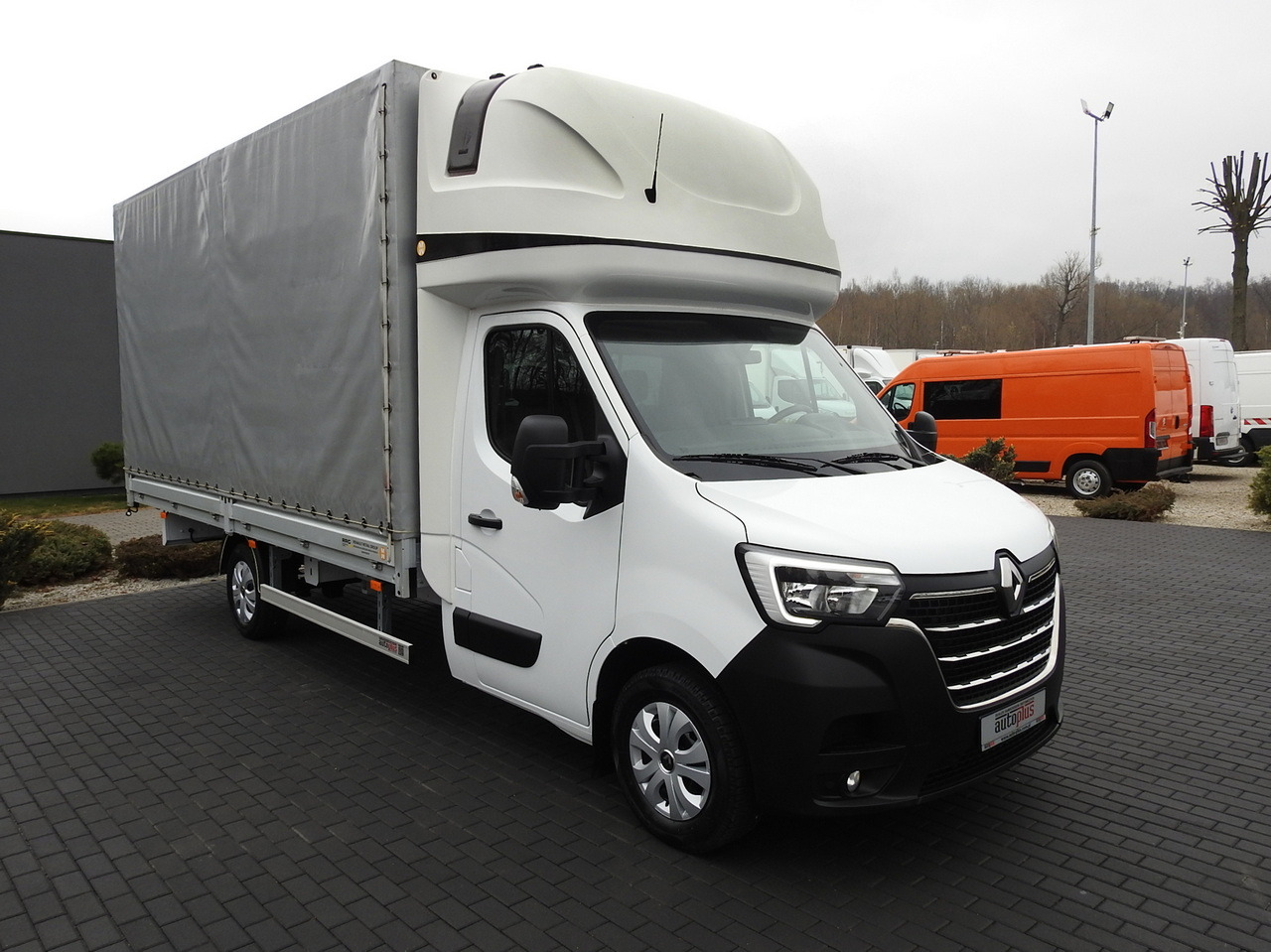 RENAULT MASTER TARPAULIN 10 PALLETS WEBASTO CRUISE CONTROL LED LIGHTS PNEUMATICS AIR CONDITIONING 165HP - Dostavno vozilo sa ceradom: slika 4 RENAULT MASTER TARPAULIN 10 PALLETS WEBASTO CRUISE CONTROL LED LIGHTS PNEUMATICS AIR CONDITIONING 165HP - Dostavno vozilo sa ceradom: slika 4