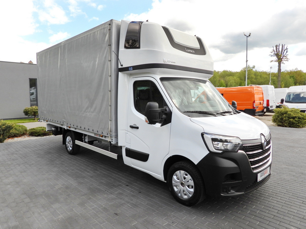 RENAULT MASTER TARPAULIN 10 PALLETS WEBASTO CRUISE CONTROL LED LIGHTS PNEUMATICS AIR CONDITIONING 165HP - Dostavno vozilo sa ceradom: slika 4 RENAULT MASTER TARPAULIN 10 PALLETS WEBASTO CRUISE CONTROL LED LIGHTS PNEUMATICS AIR CONDITIONING 165HP - Dostavno vozilo sa ceradom: slika 4