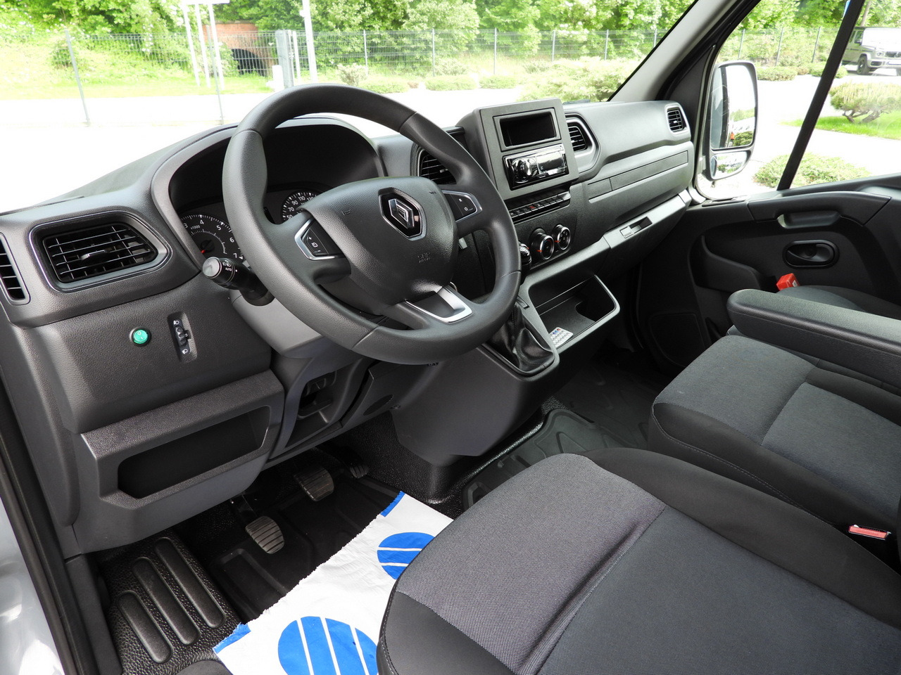 RENAULT MASTER TARPAULIN 10 PALLETS WEBASTO CRUISE CONTROL LED LIGHTS PNEUMATICS AIR CONDITIONING  165HP - Dostavno vozilo sa ceradom: slika 2 RENAULT MASTER TARPAULIN 10 PALLETS WEBASTO CRUISE CONTROL LED LIGHTS PNEUMATICS AIR CONDITIONING  165HP - Dostavno vozilo sa ceradom: slika 2