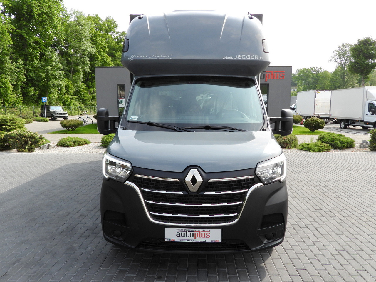 RENAULT MASTER TARPAULIN 10 PALLETS WEBASTO CRUISE CONTROL LED LIGHTS PNEUMATICS AIR CONDITIONING  165HP - Dostavno vozilo sa ceradom: slika 5 RENAULT MASTER TARPAULIN 10 PALLETS WEBASTO CRUISE CONTROL LED LIGHTS PNEUMATICS AIR CONDITIONING  165HP - Dostavno vozilo sa ceradom: slika 5
