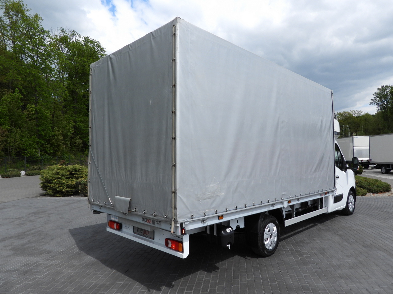 RENAULT MASTER TARPAULIN 10 PALLETS WEBASTO CRUISE CONTROL LED LIGHTS PNEUMATICS AIR CONDITIONING 165HP - Dostavno vozilo sa ceradom: slika 3 RENAULT MASTER TARPAULIN 10 PALLETS WEBASTO CRUISE CONTROL LED LIGHTS PNEUMATICS AIR CONDITIONING 165HP - Dostavno vozilo sa ceradom: slika 3